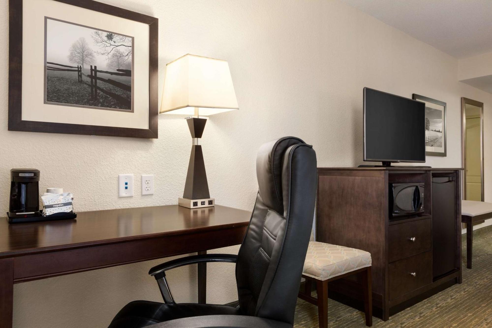 Hampton Hotel 3*