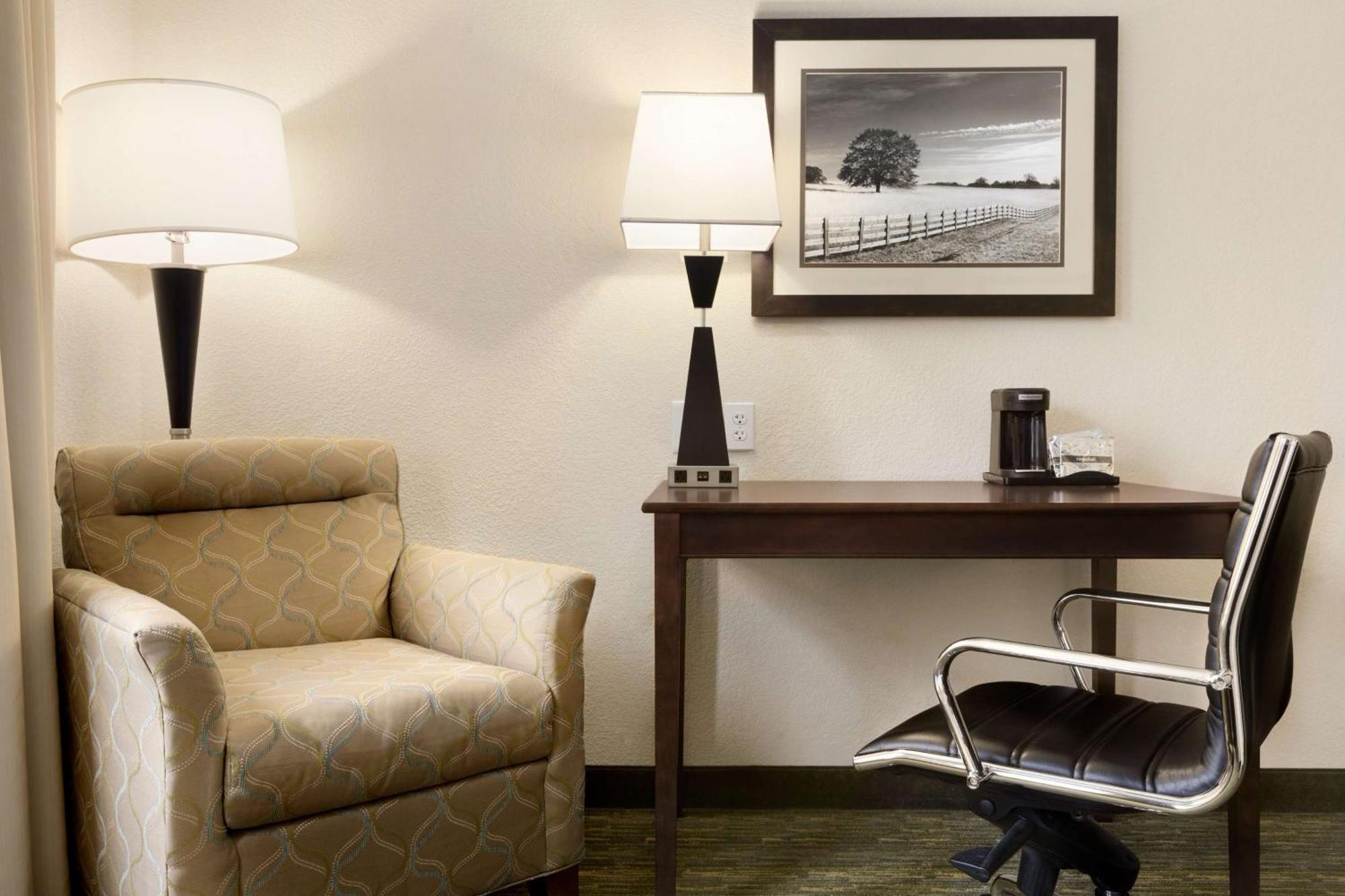 Hotel Hampton 3*